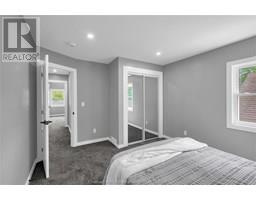 30 MCNAUGHTON AVENUE East - 37