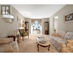 47 Norway Maple DRIVE - 6