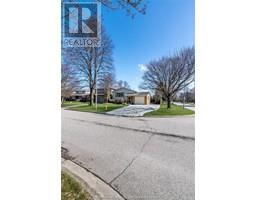 35 Monarch DRIVE - 43