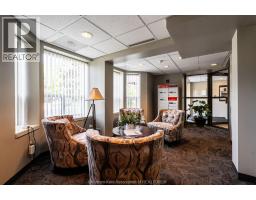 10 Van Allen AVENUE UnitNo. 702 - 3
