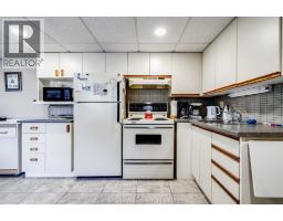 10 Van Allen AVENUE UnitNo. 702 - 8