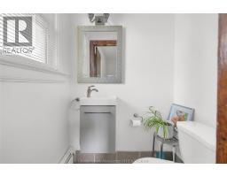 98 Talbot STREET East - 16