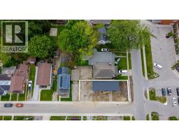91 Adelaide STREET South - 37