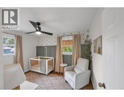 38 Burton AVENUE - 23