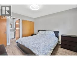 62 DUNVEGAN DRIVE - 18
