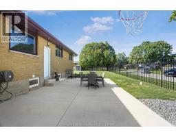 62 DUNVEGAN DRIVE - 34