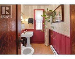 325 Wellington STREET West - 22