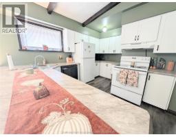 112 Churchill STREET - 3