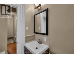 310, 312, 318 Wellington STREET West - 31