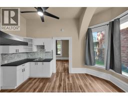 310, 312, 318 Wellington STREET West - 5