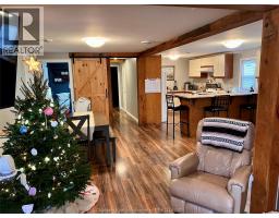 8583 James STREET - 32