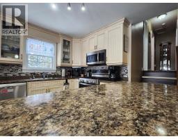 35 RICHARD STREET South - 6