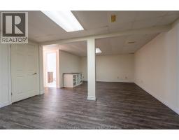 8 MCINTOSH AVENUE - 28