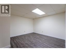 8 MCINTOSH AVENUE - 31