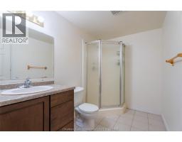 8 MCINTOSH AVENUE - 33