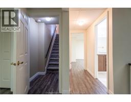 8 MCINTOSH AVENUE - 34