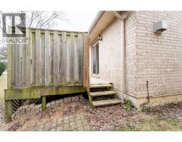 8 MCINTOSH AVENUE - 43