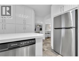 5 Phyllis AVENUE - 10