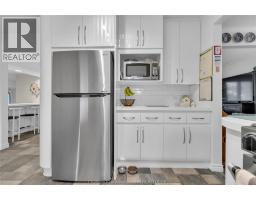 5 Phyllis AVENUE - 11