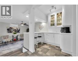 5 Phyllis AVENUE - 12