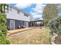 5 Phyllis AVENUE - 32