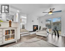 5 Phyllis AVENUE - 7