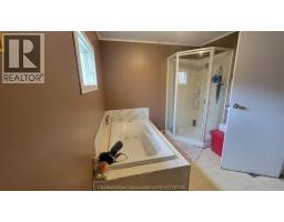 252 Queen STREET - 10