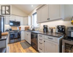 9 HENSON STREET - 25