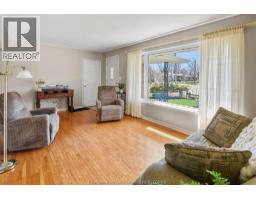 56 Ford CRESCENT - 11