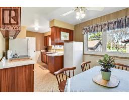 56 Ford CRESCENT - 17