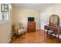 56 Ford CRESCENT - 27