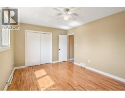 56 Ford CRESCENT - 31