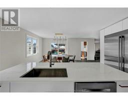 30 Crerar DRIVE - 16