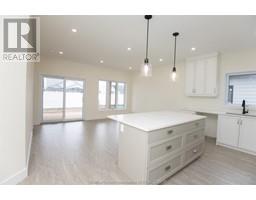 51 DEMALL DRIVE - 14