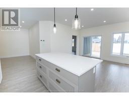 51 DEMALL DRIVE - 15