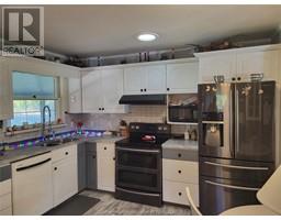 41 Maple STREET North East - 4