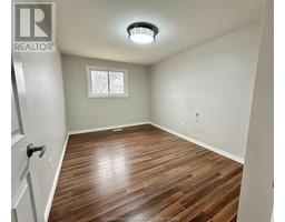 71 BLYTHEWOOD CRESCENT - 16