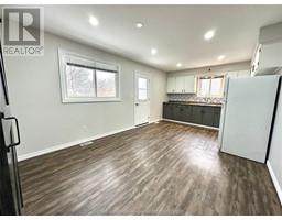 71 BLYTHEWOOD CRESCENT - 6