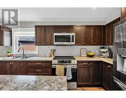 62 MOONSTONE CRESCENT - 12