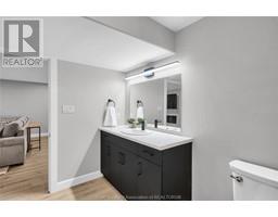 62 MOONSTONE CRESCENT - 32