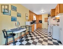 82 Robertson AVENUE - 11
