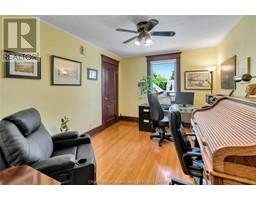 82 Robertson AVENUE - 14