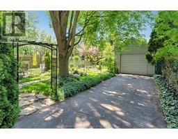 82 Robertson AVENUE - 32