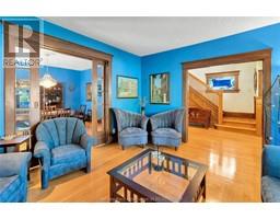 82 Robertson AVENUE - 6