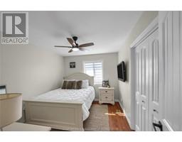 132 Sherwood COURT - 26