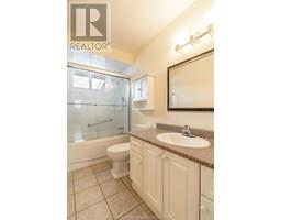 34 Wyandott STREET - 16