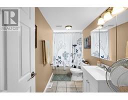 1039 James STREET - 35