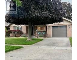 53 HARVEST CRESCENT - 1