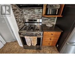 38 Burton AVENUE - 16