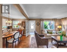 74 Phyllis AVENUE - 13